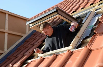 Pose de fenêtres de toit Velux à Saint-Romain-les-Atheux